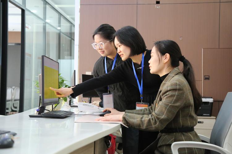 一线镜头|持续深化纠治"四风"